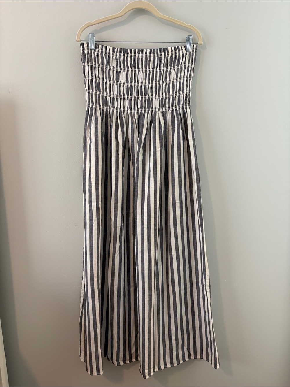 Striped Smocked Maxi Dress - Gray & White w/ pockets